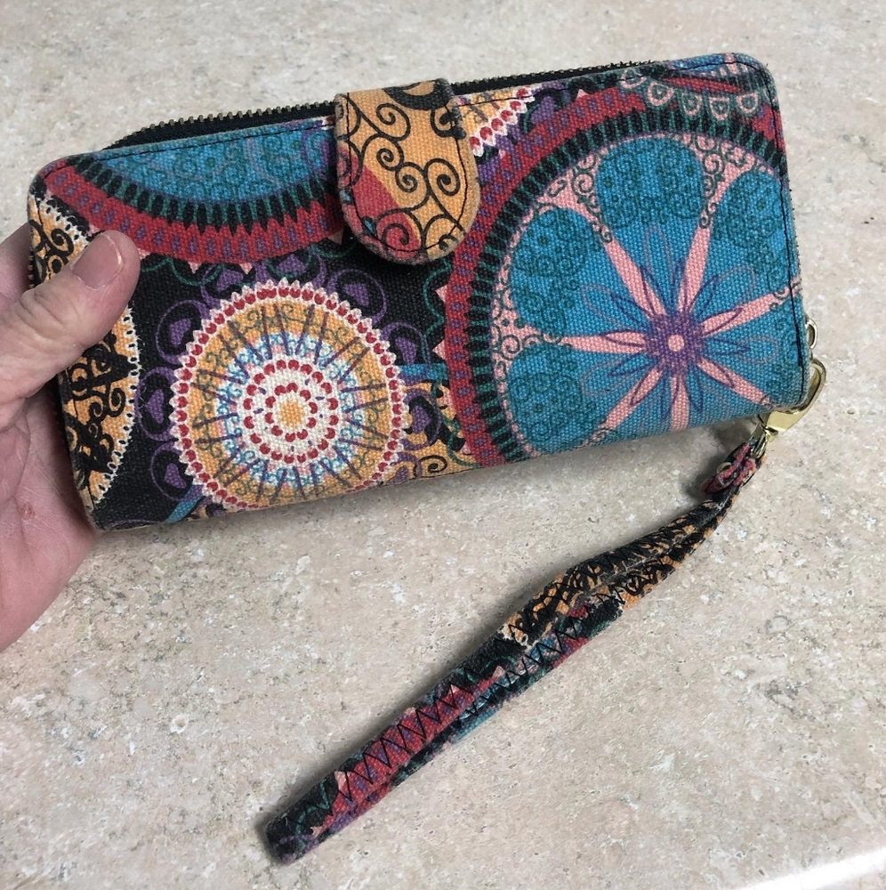 LOVESHE WRISTLET
